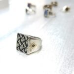 елегантни мъжки сребърни пръстени .Стилен мъжки сребърен пръстен проба 925 с камъни лапис оникс тигрово око малка бутикова серия