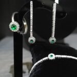 Елегантен сребърен комплект сребро 925 колие обеци пръстен гривна зелен камък цкубичен цирконий с на цвят изумруд нефрит