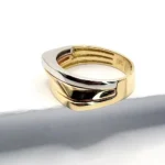 Златен луксозен пръстен с италиански бутиков  дизайн от трицветно златно с плавни линии 