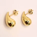 италиански фешън писък , разкошна изработка с изящно оформена повърност,ултра полирани за акцент и повече блясък .Злато 14к проба 585 .Идеални за всеки ден