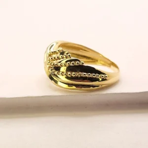 Златен луксозен пръстен с италиански бутиков дизайн с плавни линии голям размер 60 .Изискан стил и неповторима елегантност! Проба 585 / 14 карата