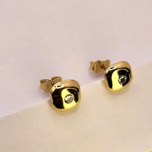 златни обеци с винт и един бял камък