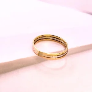 трицветен златен пръстен халка