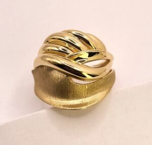 златен пръстен в голям размер без камъни